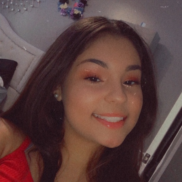 Meet your Posher, Evelyn - Picture 1 of 1